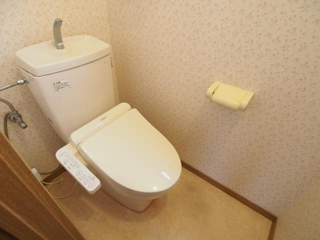 久出ケ谷町戸建のトイレ