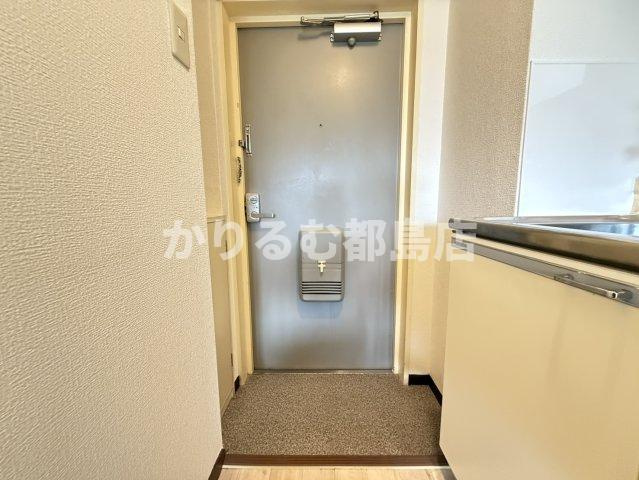 クリスタルコート26の玄関