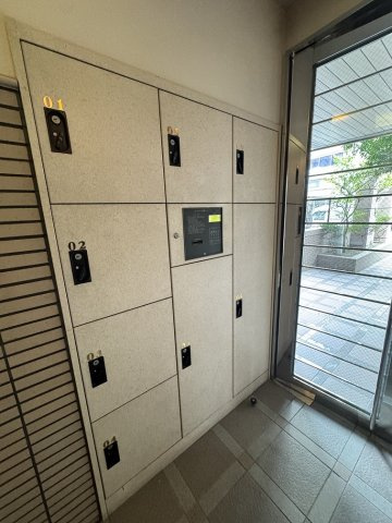 姪浜六丁目シティハウスの設備|とても嬉しい宅配ボックス付き！不在時にも荷物を受け取れるので便利ですよ♪