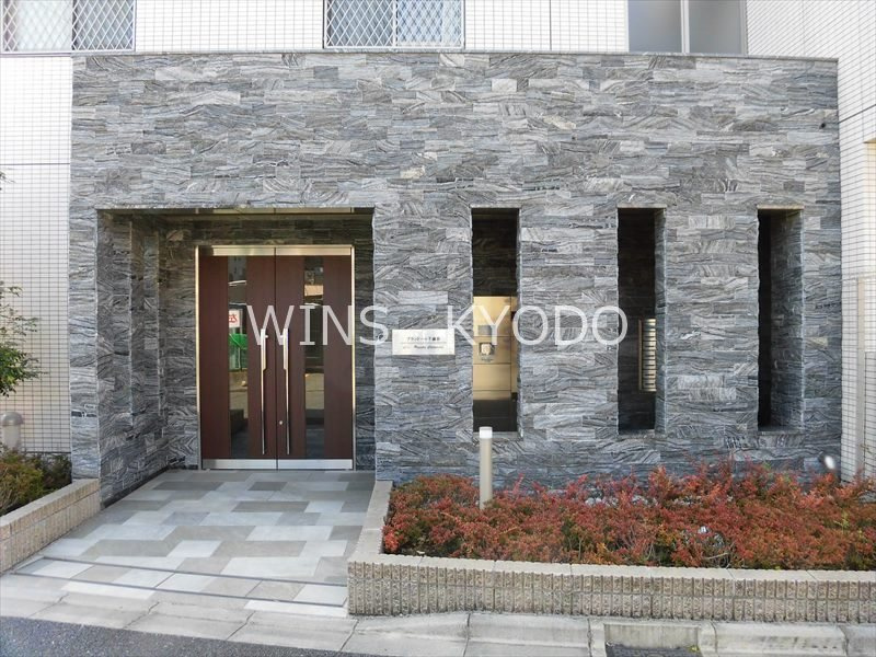 世田谷区千歳台２丁目の賃貸マンションのエントランス