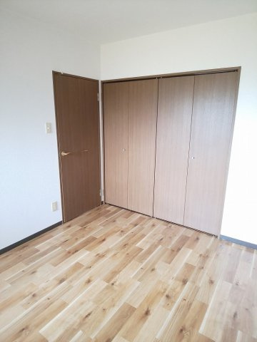 センチュリーヒルズの寝室|開放的な寝室です