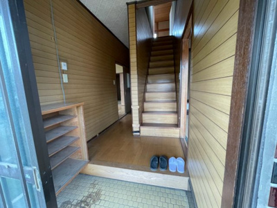 【玄関】 | -三丁目不動産-　熊谷市善ヶ島　昭和56年築 | 落ち着いた玄関です