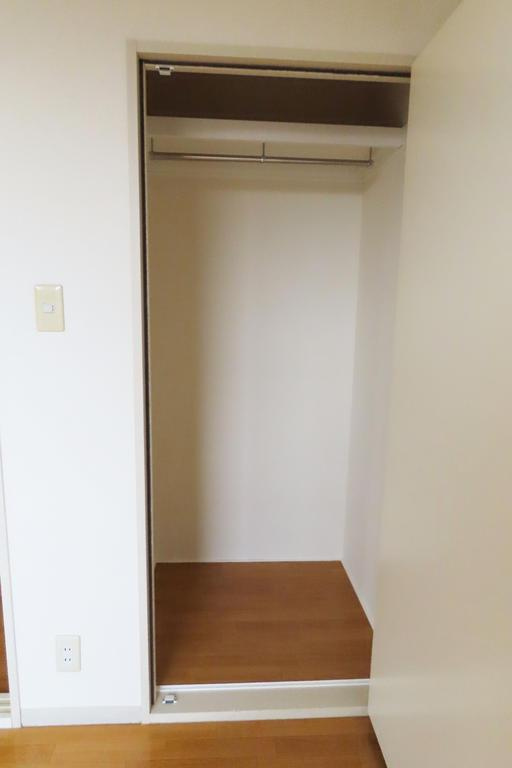 メゾンヤスアキーナB号棟の収納|クローゼット仕様です