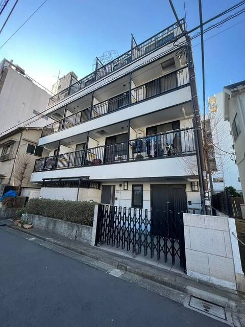 レヤーノ新宿の外観