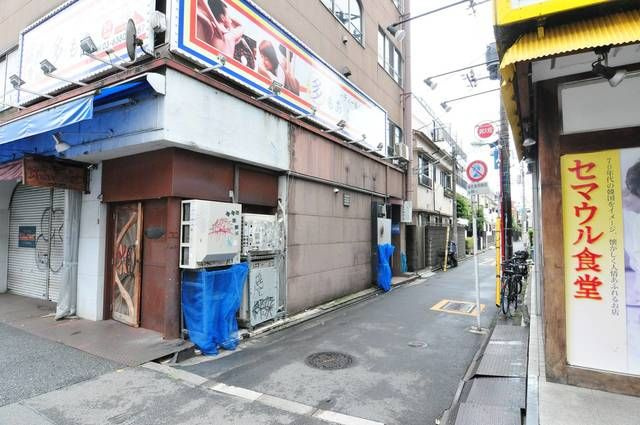 レヤーノ新宿の周辺