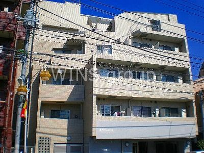 世田谷区松原６丁目の賃貸マンションの外観|商店街通って帰れます