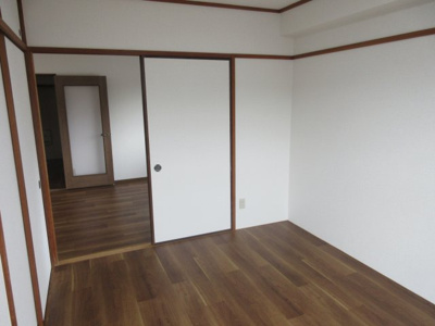 【内装】 | パレロワイヤル井辺