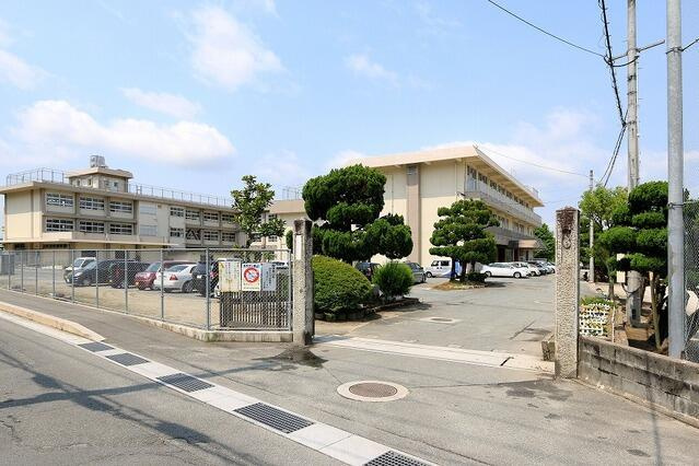 サンコート 飯塚市下三緒の周辺|飯塚第二中学校まで1,400m