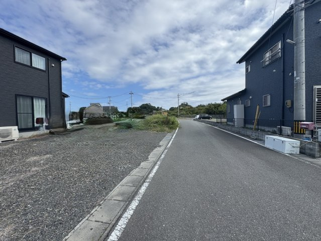 久之浜町久之浜字北町 中古一戸建ての前面道路含む現地写真