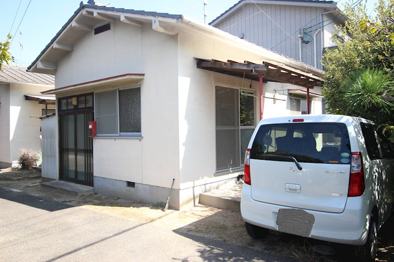 石村様借家の駐車場