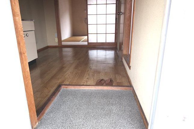 第1長徳荘 の玄関