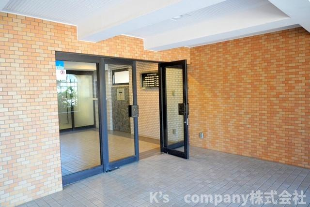 茅ヶ崎市赤羽根　ライオンズマンション湘南茅ヶ崎のエントランス|エントランス周辺スペース◇