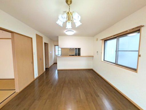 小牧市久保一色南２丁目　中古戸建の居間・リビング|使いやすい居間です