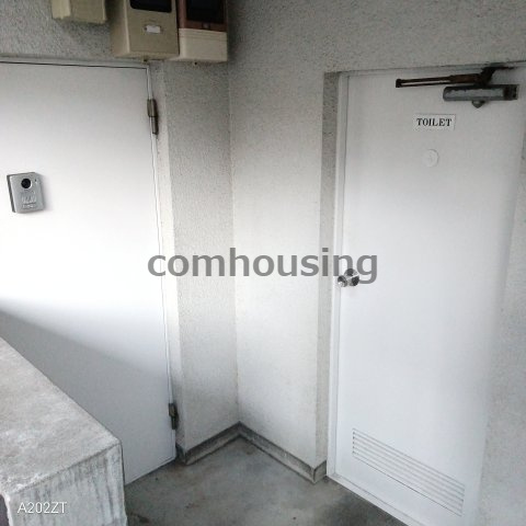 【トイレ】 | オザキマンション | 廊下に共用トイレ有　男性利用メイン想定
