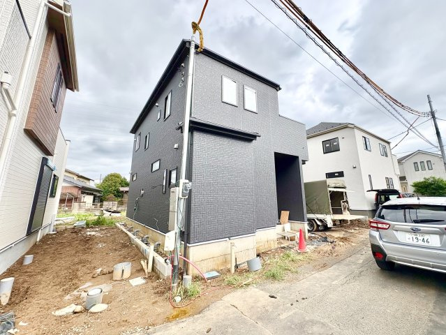 《仲介手数料半額》川越市郭町2丁目　全4棟　2号棟の前面道路含む現地写真
