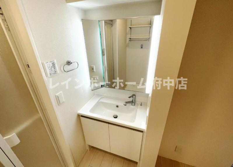 アヴァンス西調布の洗面所