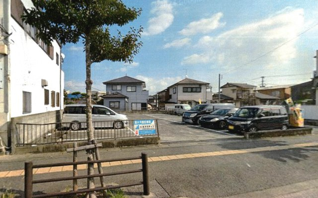 鶴田4丁目土地の前面道路含む現地写真