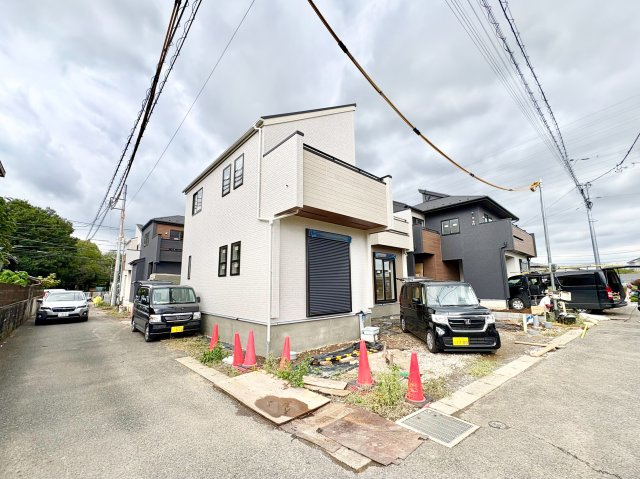 《仲介手数料半額》川越市郭町2丁目　全4棟　3号棟の前面道路含む現地写真