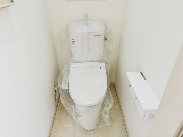 八王子市　城山手　中古戸建てのトイレ|～新規交換済、暖房温水洗浄機能付きトイレ　冬場は特に嬉しい機能ですね～