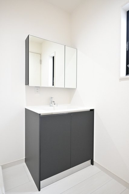 EIMA　Residenceの独立洗面台