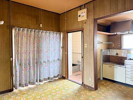 呉市宮原1丁目中古戸建の玄関