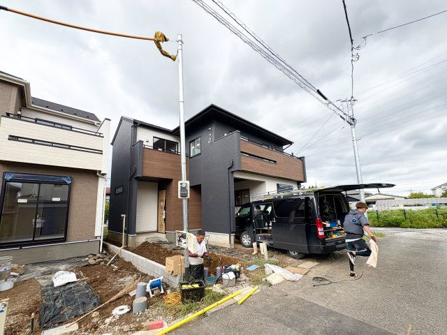 《仲介手数料半額》川越市郭町2丁目　全4棟　4号棟の前面道路含む現地写真