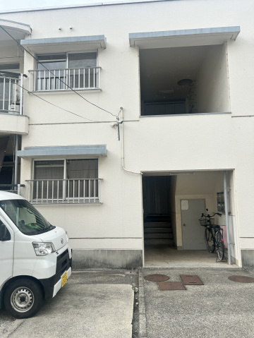 マンション庭瀬　の駐車場