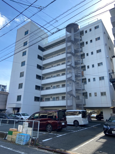 成広京町マンションの外観