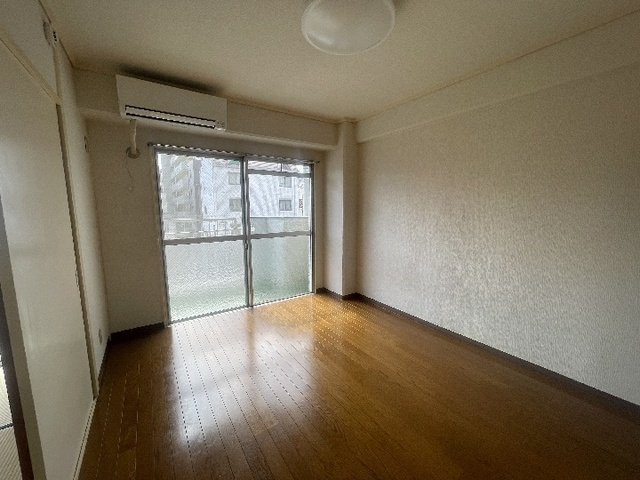 成広京町マンションの寝室