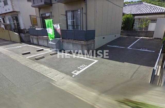 シャーメゾンさつきの駐車場