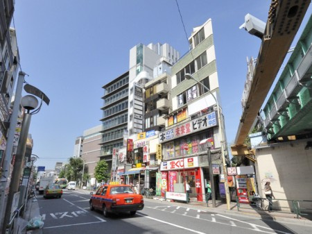 新宿区北新宿３丁目のアパートの周辺