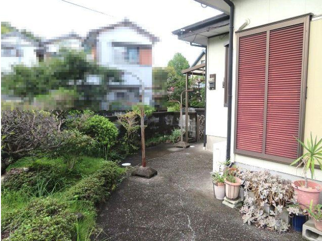 高知市南河ノ瀬町の中古一戸建の庭