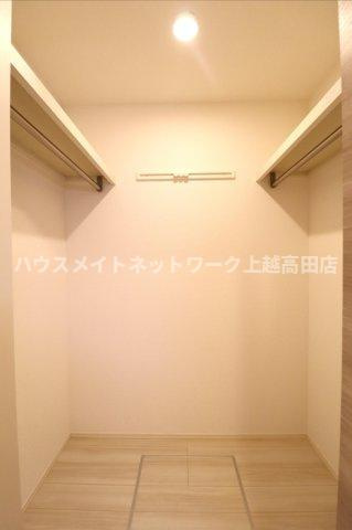 マウント.ナンバ　オータムの収納|ウォークインクローゼット