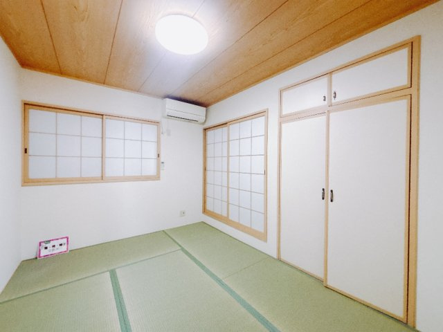 【中古戸建】伊勢崎市長沼町の和室|和室｜和室を書斎にしたり、冬にはコタツを敷いて家族みんなで年越しをするのもいいですね。家族みんなのお気に入りの空間になります♪