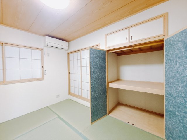 【中古戸建】伊勢崎市長沼町の和室|和室｜和室でしか味わえない畳ならではの香りや素材で和のやすらぎを感じてください♪休日はお子様とお昼寝するのにも最適です！