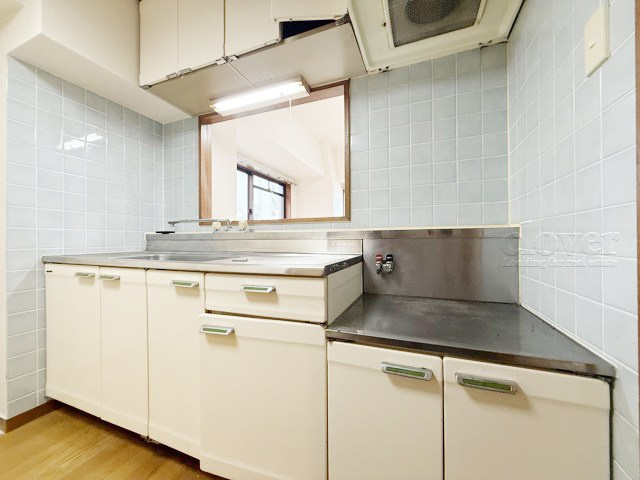 【現況写真】 | スターパレス北品川 | エントランスに掲げられた、マンション名を示す館銘板。さほど激しく主張はしませんが、しっかりと掲示されています。～即日のご見学可能～　お問合せはお気軽にどうぞ。
