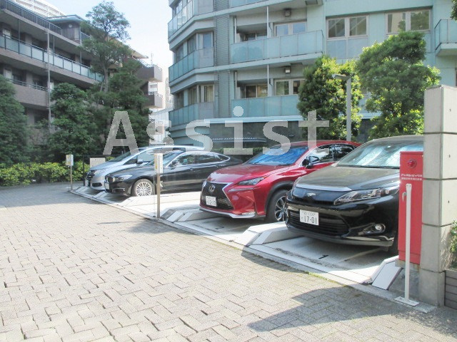 ドレッセ目黒インプレスタワーの駐車場