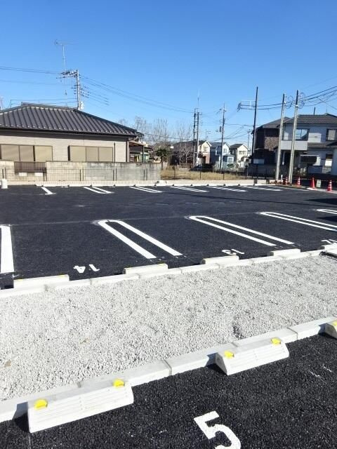 ヴィアンカーレＡの駐車場
