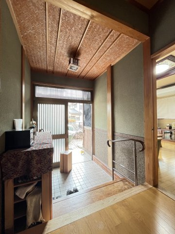 中古住宅　加野1丁目の玄関