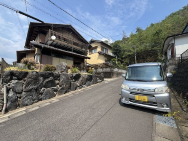 中古住宅　加野1丁目の前面道路含む現地写真