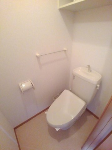 コンフォルト　Ｂのトイレ|清潔感のあるトイレです