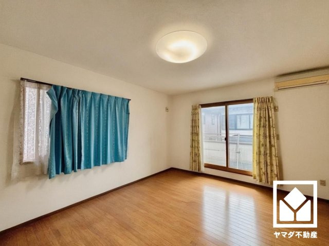 京田辺市花住坂1丁目の寝室|※本画像は空室時の写真を加工し、家具・小物等を撤去したイメージです。
実際の仕様とは異なる場合がございます。