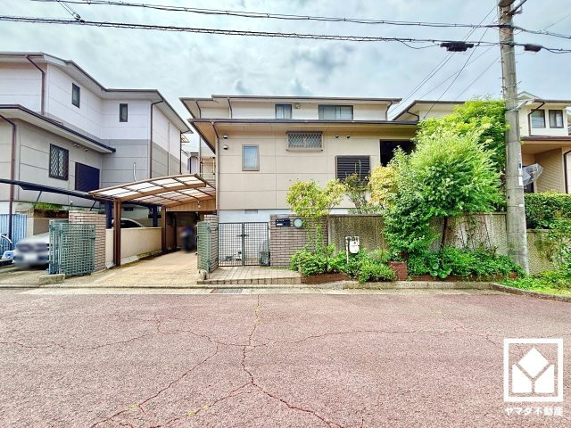 京田辺市花住坂1丁目の外観