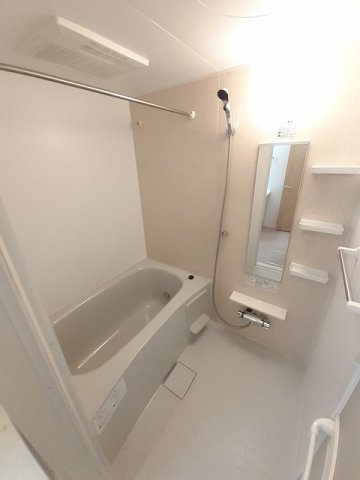 ラ　コーヴァ綾川Ⅰの浴室|落ち着いた空間のお風呂です