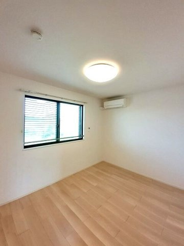 ラ　コーヴァ綾川Ⅰの内装|明るい色調の室内です
