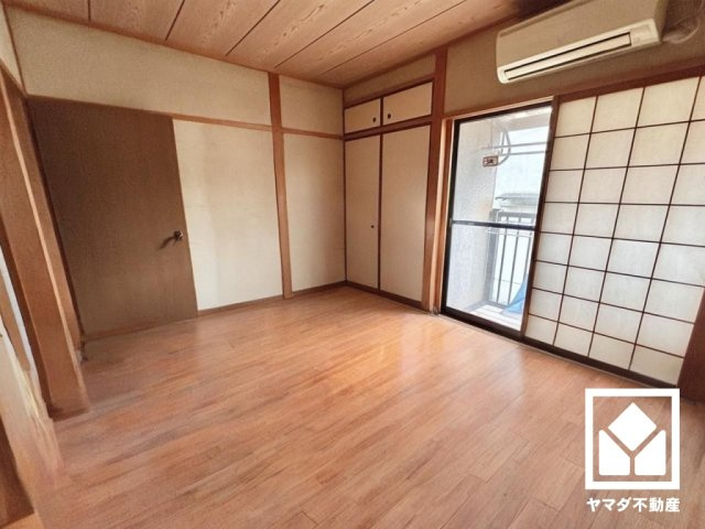 伏見区久我石原町の寝室|※本画像は空室時の写真を加工し、家具・小物等を撤去したイメージです。
実際の仕様とは異なる場合がございます。