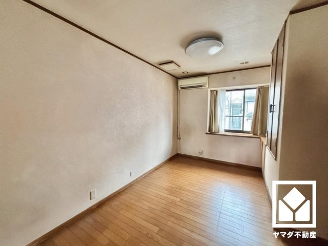 伏見区久我石原町の洋室|※本画像は空室時の写真を加工し、家具・小物等を撤去したイメージです。
実際の仕様とは異なる場合がございます。