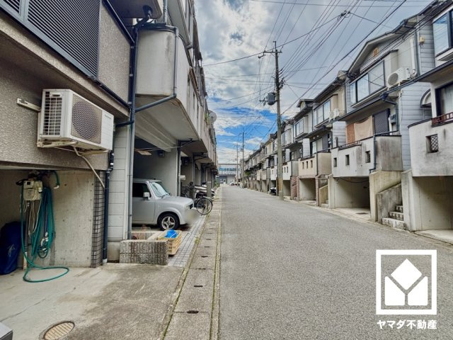 伏見区久我石原町の前面道路含む現地写真