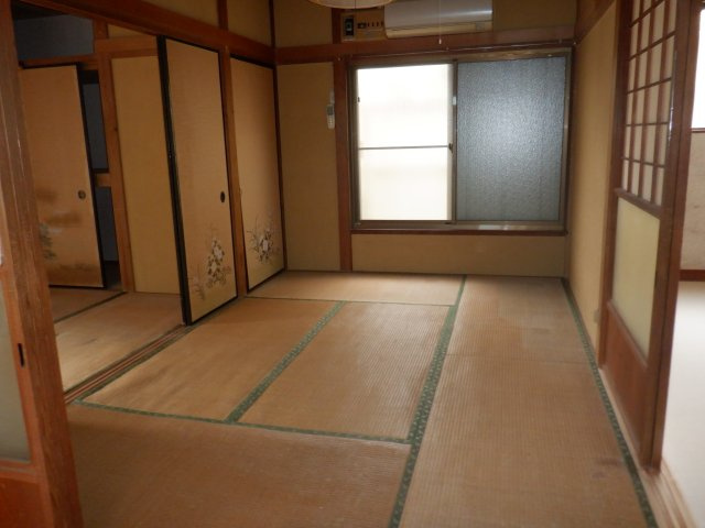 沼、中古住宅２F建ての和室