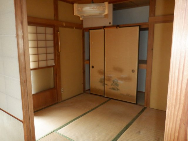 沼、中古住宅２F建ての和室